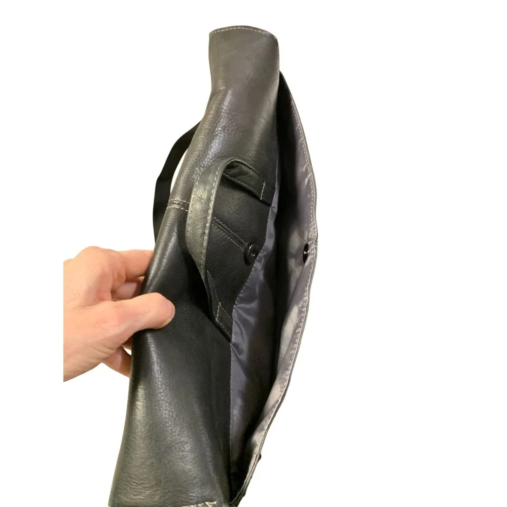 Kenneth Cole Reaction Black Leather‎ Messenger Bag Laptop Briefcase Crossbody